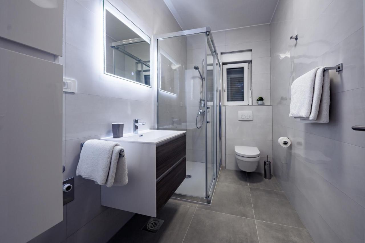 Apartmani Villa Zora Lopar Ngoại thất bức ảnh