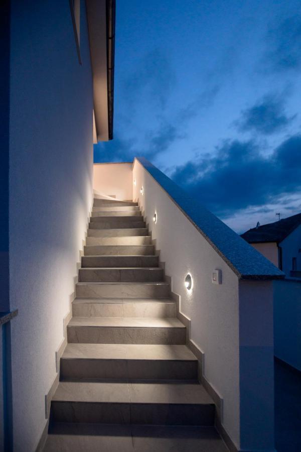 Apartmani Villa Zora Lopar Ngoại thất bức ảnh